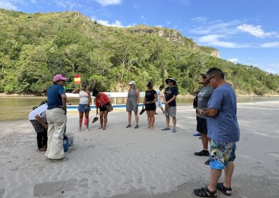 Playa de arena a orillas del río Magdalena cerca de Honda